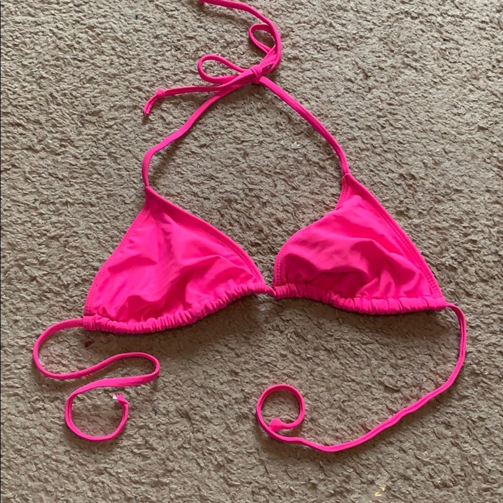 NWOT Triangle Bikini Top
